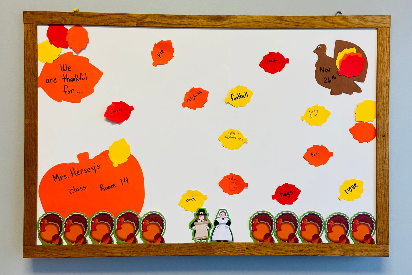 SHAPES ETC. Thanksgiving Turkey Small Assorted Color Cut-Outs - 3in-4